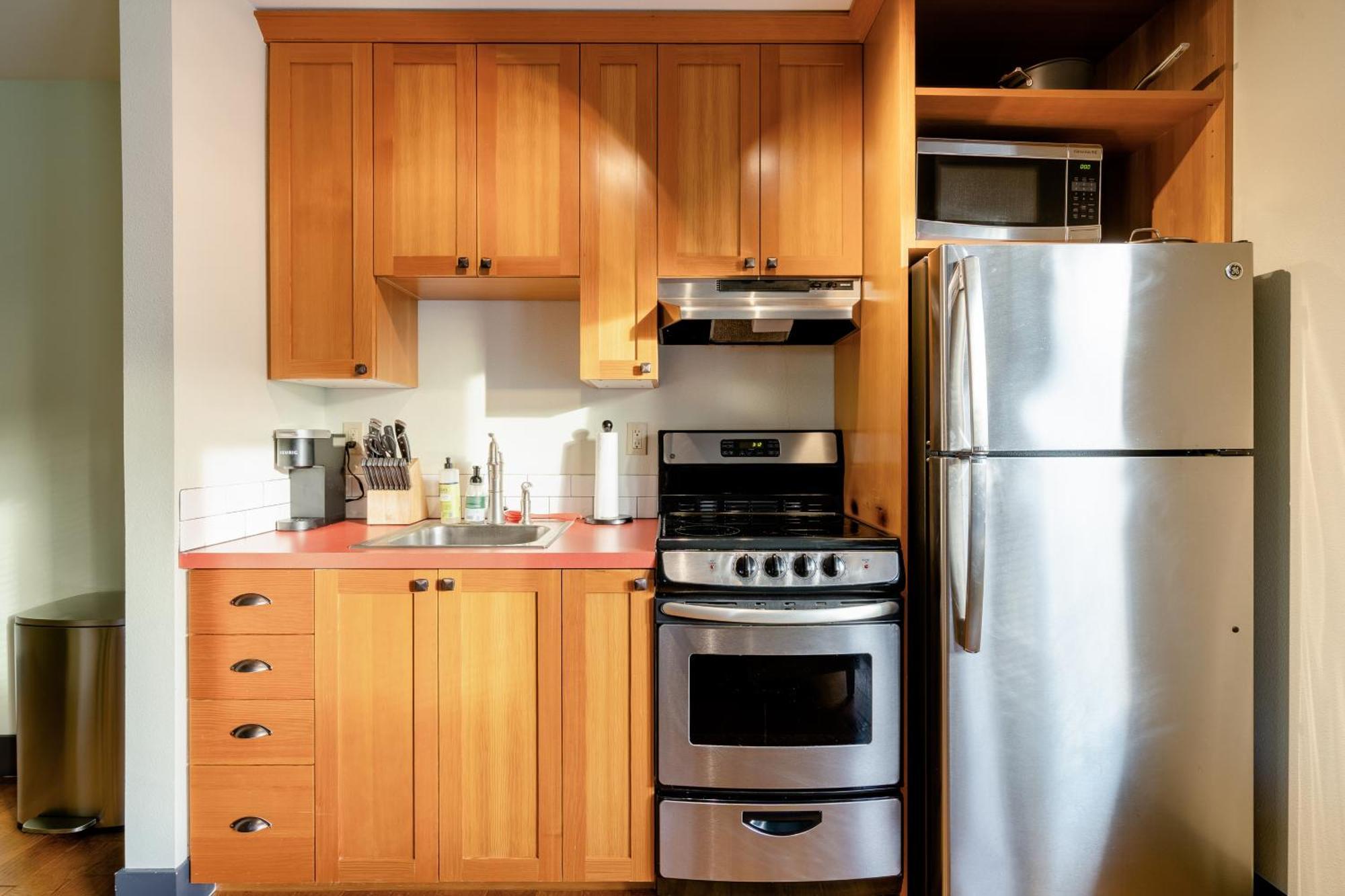 Stay Portland Collection - Color Splash Apartment In The Heart Of Portland Eksteriør billede